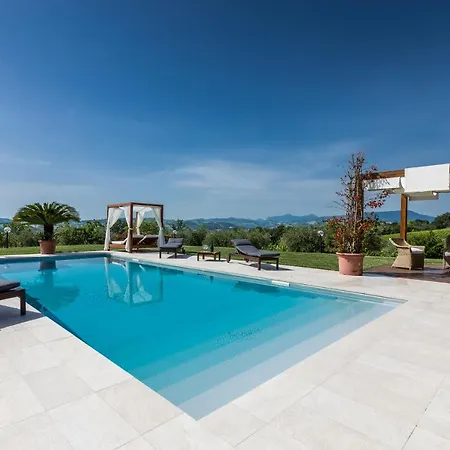 Roberta Villa